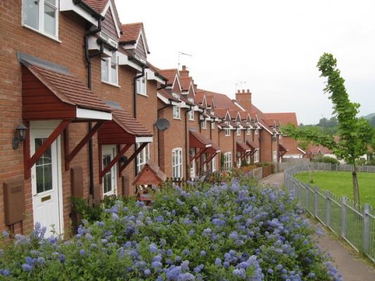 Affordable_housing,_Damson_Way,_Suckley_2008_-_geograph.org_.uk_-_813412.jpg