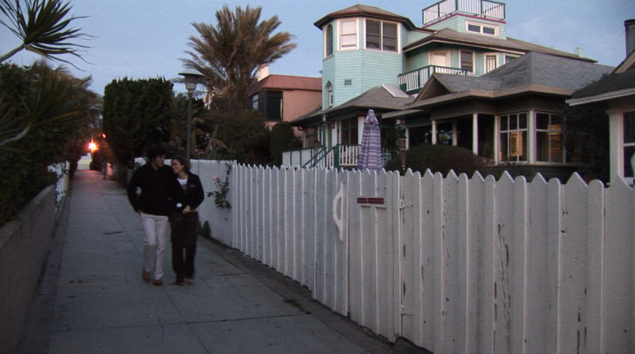 Venice_Walk_Street.png